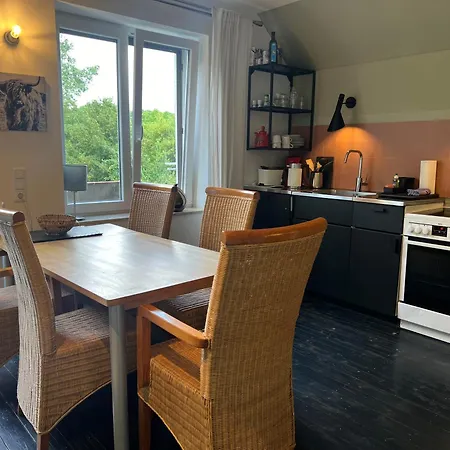 Wiesenhaus: Wohnen Im Tiny House Direkt Am Rhein * Köln