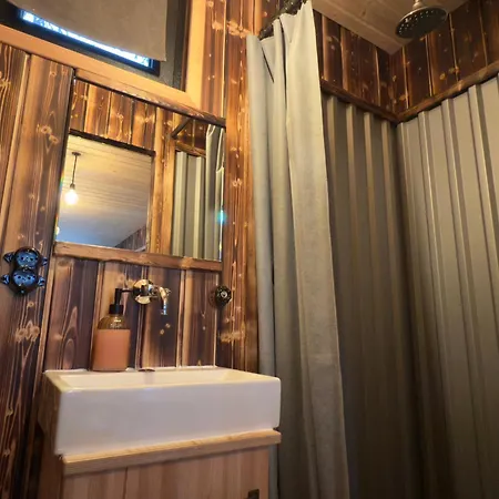 Wiesenhaus: Wohnen Im Tiny House Direkt Am Rhein Köln