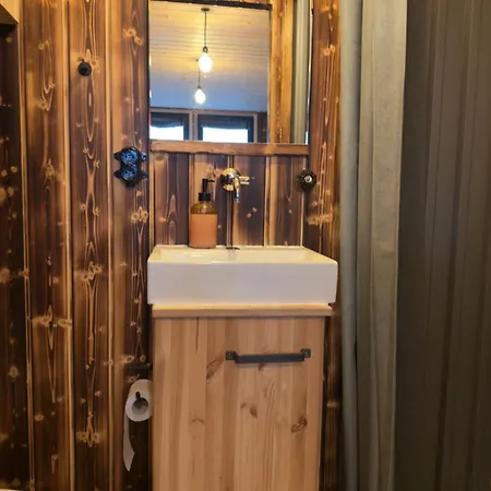 Wiesenhaus: Wohnen Im Tiny House Direkt Am Rhein Apartment Köln