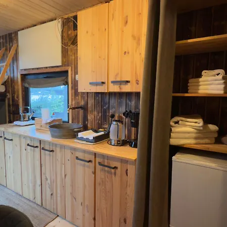Wiesenhaus: Wohnen Im Tiny House Direkt Am Rhein Köln